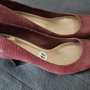 Elegant Burgundy Women's Heels